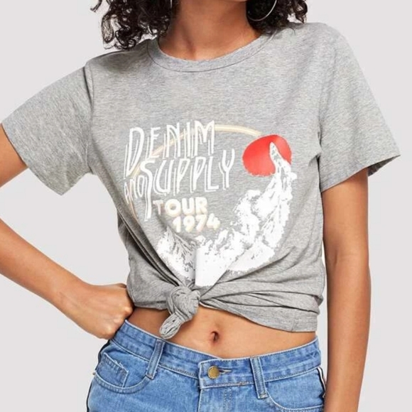 Tops - Heather Knit Graphic T-shirt